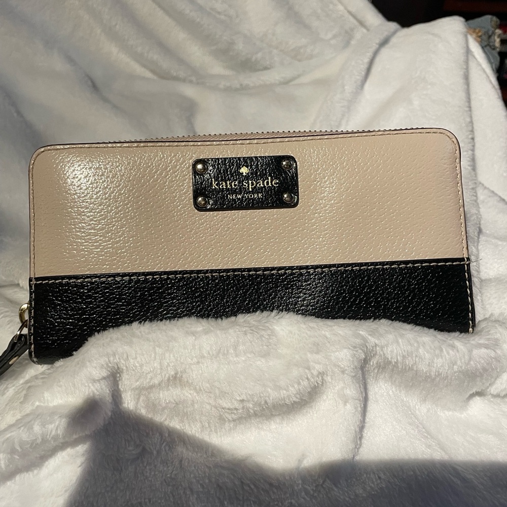 Kate Spade Black and Tan Wallet with Pebbled Texture
